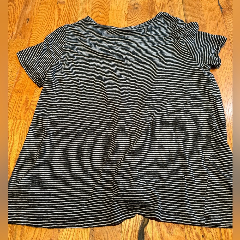 Tahari 100% linen black and white stripe knot front tee size M - Picture 4 of 4